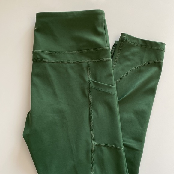 Zyia Active Capri Compression Leggings - Picture 3 of 4